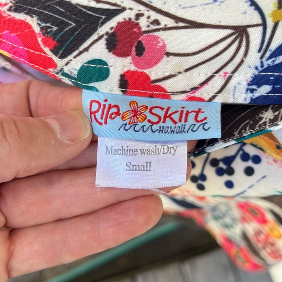 Rip Skirt Hawaii Cover Up Activewear Floral Wrap Skirt Length 2 in Size Small - Picture 3 of 11